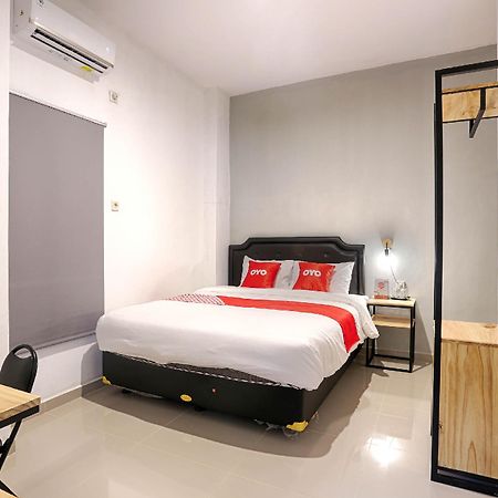 Safara Guesthouse Syariah Семаранг Экстерьер фото