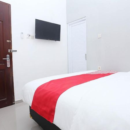 Safara Guesthouse Syariah Семаранг Экстерьер фото