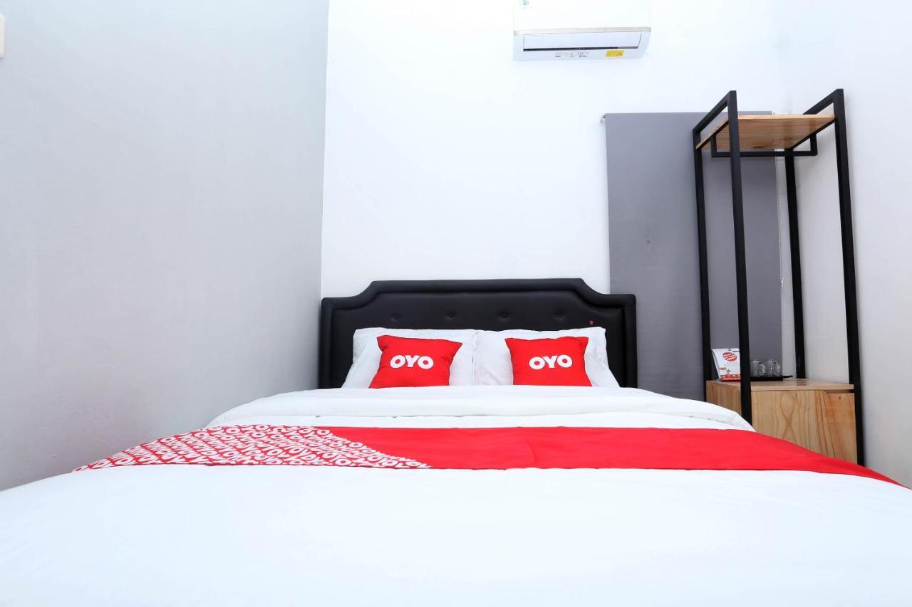 Safara Guesthouse Syariah Семаранг Экстерьер фото