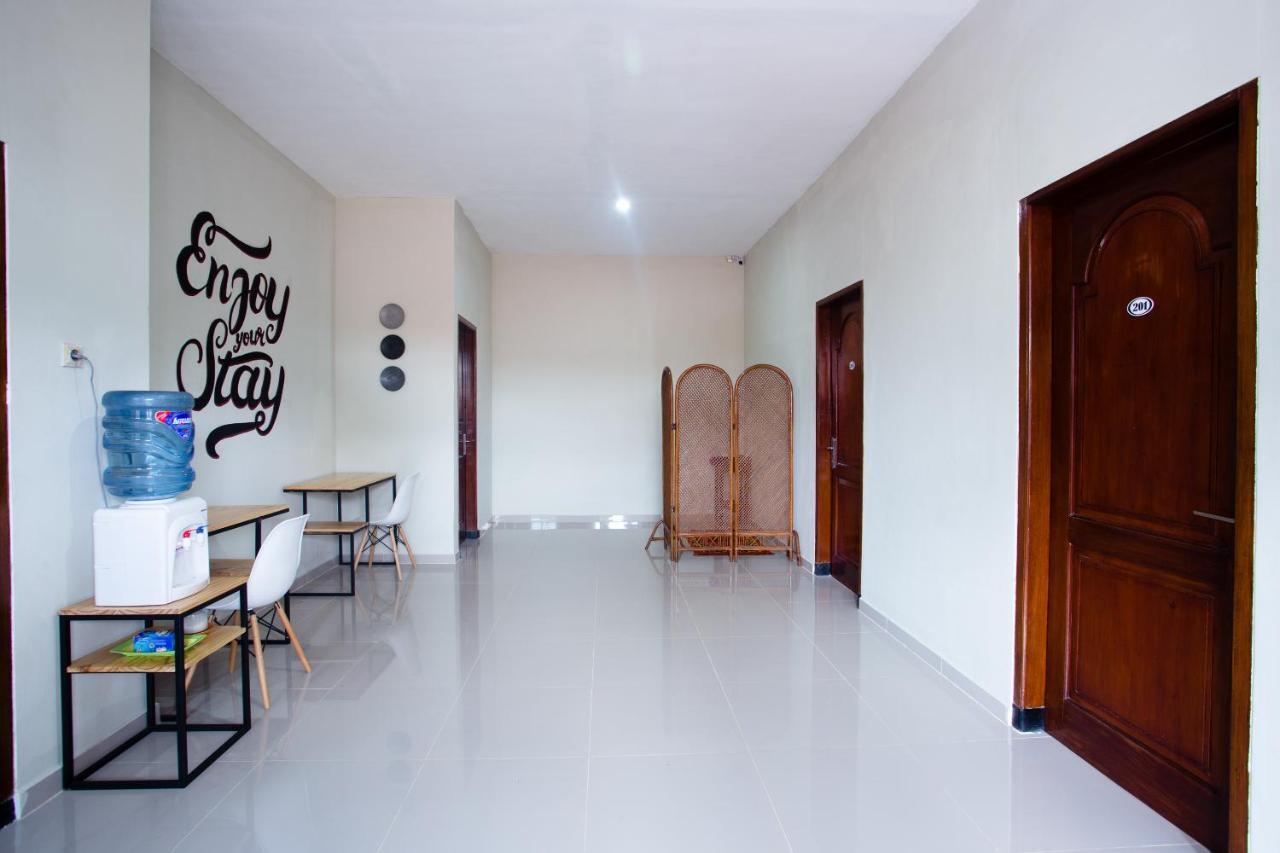Safara Guesthouse Syariah Семаранг Экстерьер фото