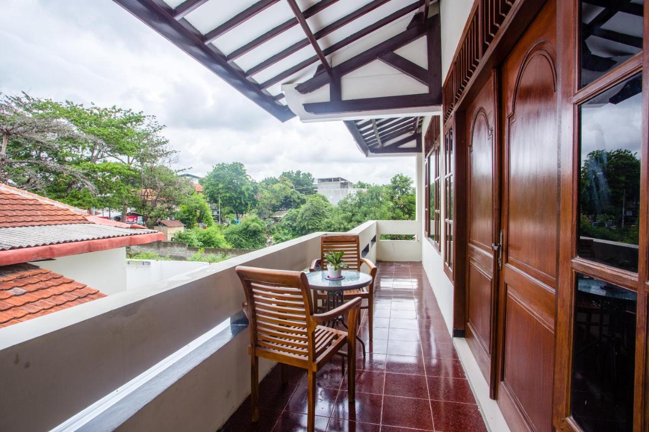 Safara Guesthouse Syariah Семаранг Экстерьер фото